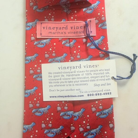 New Vineyard Vines Red Tie with Blue Lobsters - Picture 3 of 5